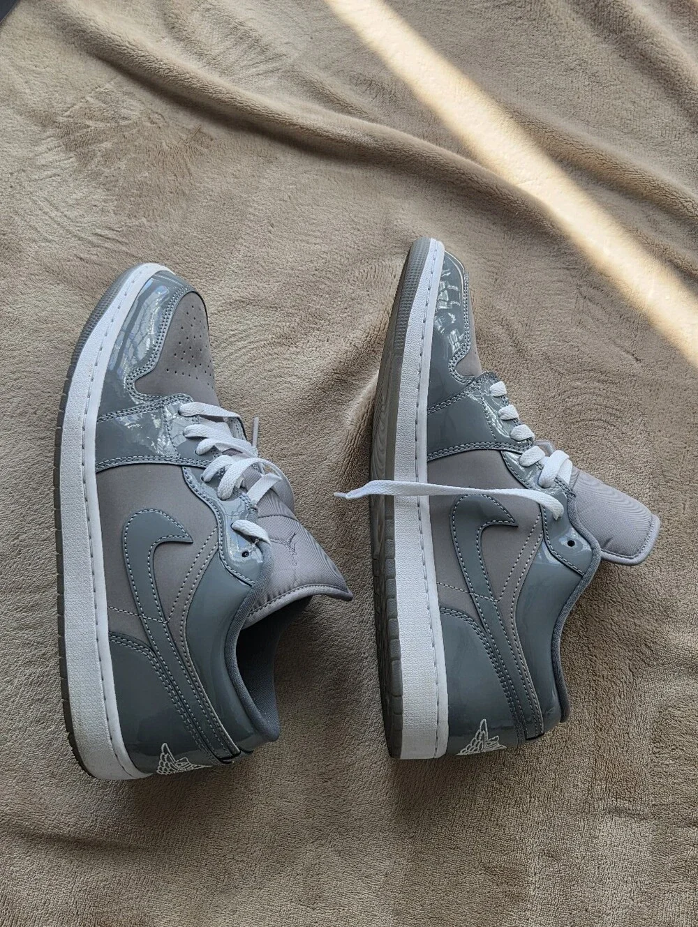 Air Jordan 1 Low Patent Cool Grey Mens Basketball Shoes